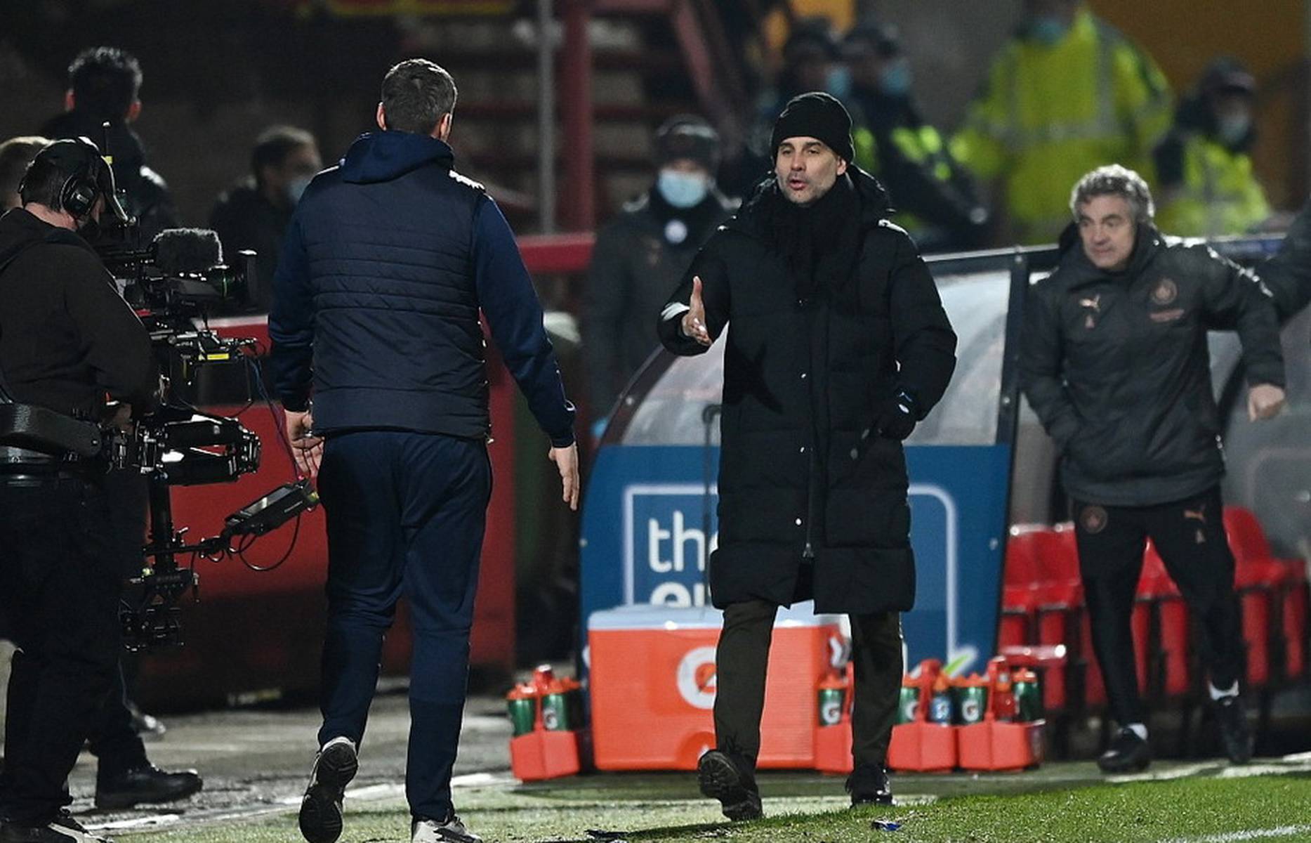 2025 赛季回顾：大谷翔平在对阵洋基的关键系列赛中，单场贡献 2 轰 3 盗的神级表现